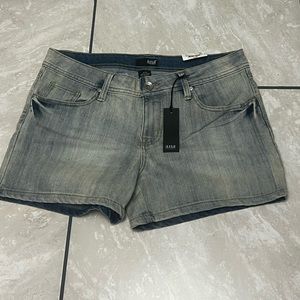 NWT A.N.A - A New Approach Women’s  Denim Medium Wash Jean Shorts size 12 / 31